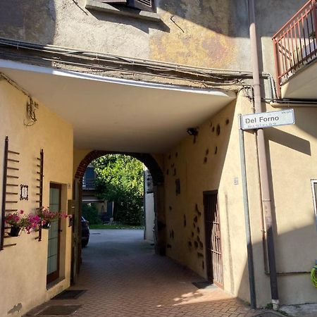 Vicolo Forno Apartman Mercallo Kültér fotó